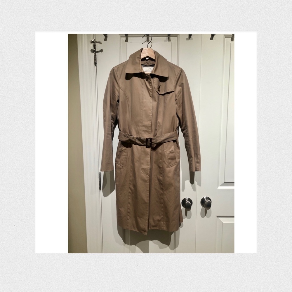 Brooks Brothers woman trench coat with removable liner, size 2, good quality